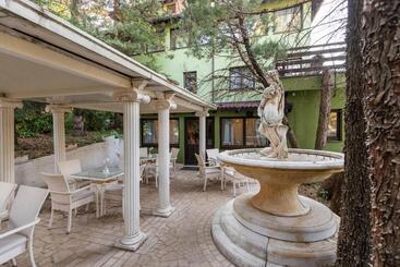 پانسیون Holiday Resort Zlatni Dol Mostar