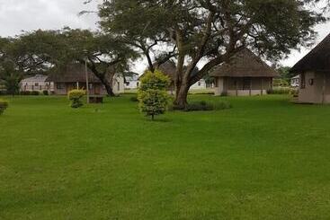 پانسیون Noma Nini Lodge