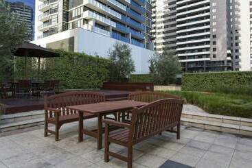 Platinum Apartments On Whiteman St