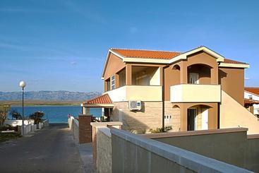 Apartments Malibu Two