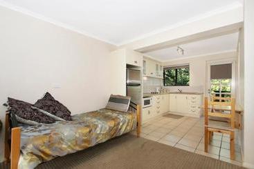 Canyons Bend  5 Minute Walk To Shops And Cafes