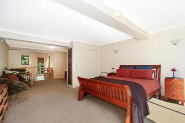 Canyons Bend  5 Minute Walk To Shops And Cafes