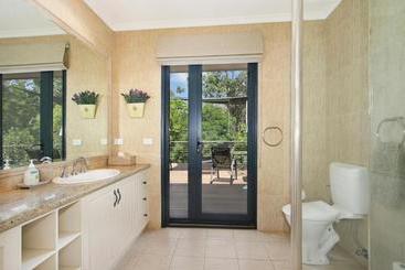 Canyons Bend  5 Minute Walk To Shops And Cafes