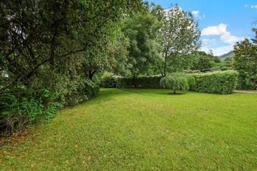 Rail Trail Cottage  Bright