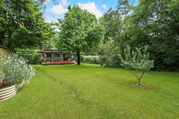 Rail Trail Cottage  Bright
