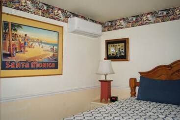 Flamingo Motel