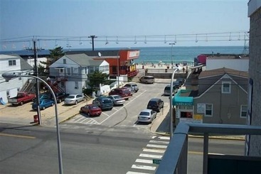 Four Winds Motel
