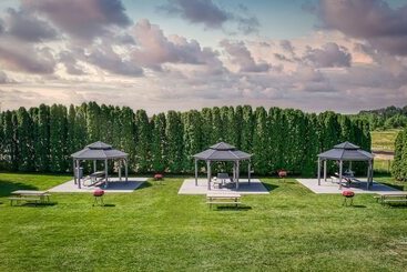 Grand Marquis Waterpark Hotel & Suites