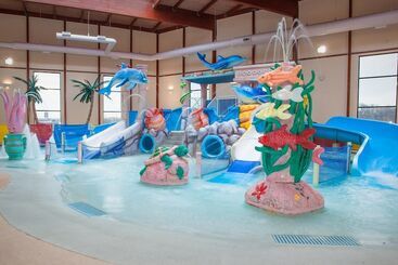 Grand Marquis Waterpark Hotel & Suites