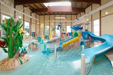 Grand Marquis Waterpark Hotel & Suites