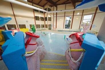 Grand Marquis Waterpark Hotel & Suites
