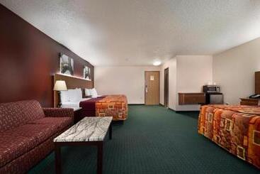 Grand Marquis Waterpark Hotel & Suites