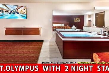 Grand Marquis Waterpark Hotel & Suites