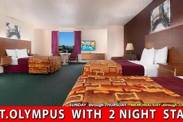 Grand Marquis Waterpark Hotel & Suites