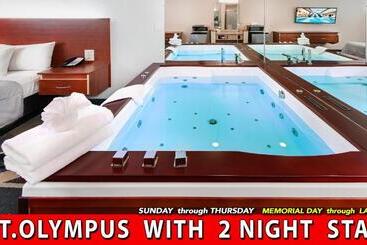 Grand Marquis Waterpark Hotel & Suites