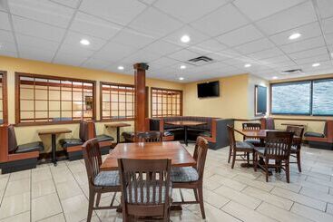 هتل Best Western Louisville East Inn & Suites