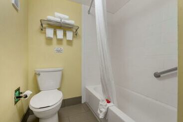 هتل Best Western Louisville East Inn & Suites