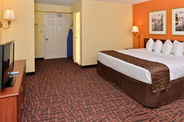 هتل Best Western Louisville East Inn & Suites