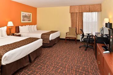 هتل Best Western Louisville East Inn & Suites