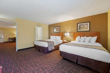 هتل Best Western Louisville East Inn & Suites