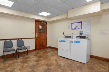 هتل Best Western Louisville East Inn & Suites