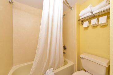 هتل Best Western Louisville East Inn & Suites
