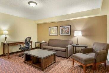 هتل Best Western Louisville East Inn & Suites