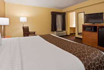 هتل Best Western Louisville East Inn & Suites