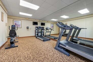 هتل Best Western Louisville East Inn & Suites