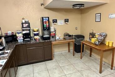 ホテル Clarion Inn & Suites Near The Leconte Center Pigeon Forge