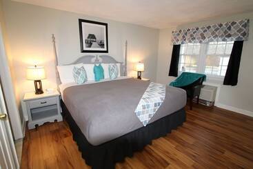 هتل Colonial Inn Seekonk