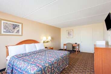 ホテル Clarion Inn & Suites Near The Leconte Center Pigeon Forge