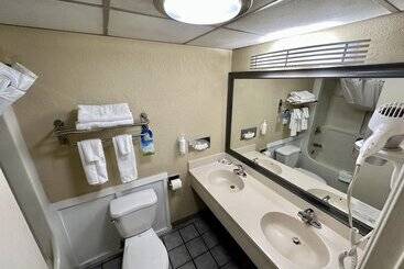 ホテル Clarion Inn & Suites Near The Leconte Center Pigeon Forge