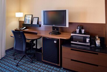 هتل Fairfield Inn By Marriott Kalamazoo West