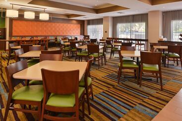 هتل Fairfield Inn Orlando Airport