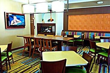 هتل Fairfield Inn Orlando Airport