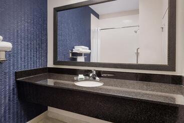 هتل Fairfield Inn Philadelphia Airport
