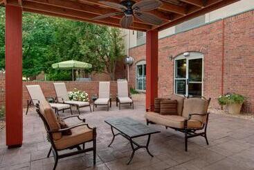 هتل Fairfield Inn & Suites Denver Airport