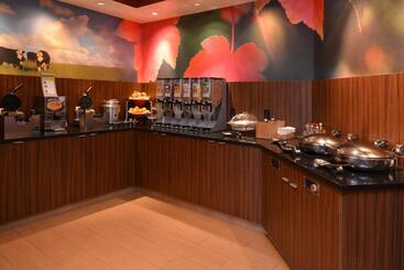 هتل Baymont By Wyndham St Charles