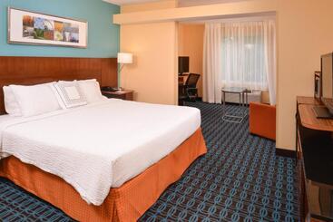 هتل Baymont By Wyndham St Charles
