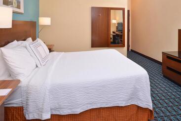 هتل Baymont By Wyndham St Charles