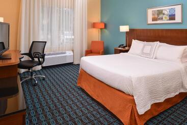 هتل Baymont By Wyndham St Charles