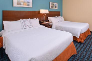 هتل Baymont By Wyndham St Charles
