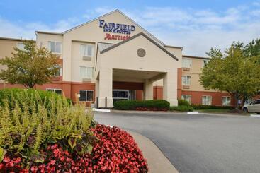 هتل Baymont By Wyndham St Charles