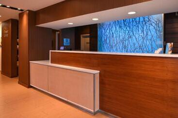 هتل Baymont By Wyndham St Charles