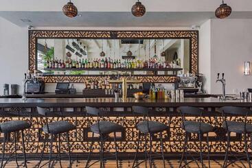 هتل Figueroa, Unbound Collection By Hyatt