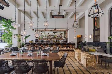 هتل Figueroa, Unbound Collection By Hyatt