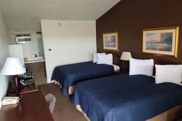 酒店 First Interstate Inn