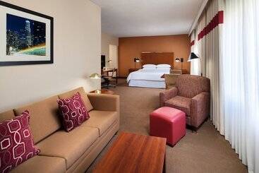 هتل Four Points By Sheraton Los Angeles International Airport