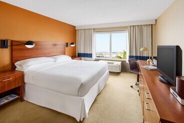 هتل Four Points By Sheraton Los Angeles International Airport